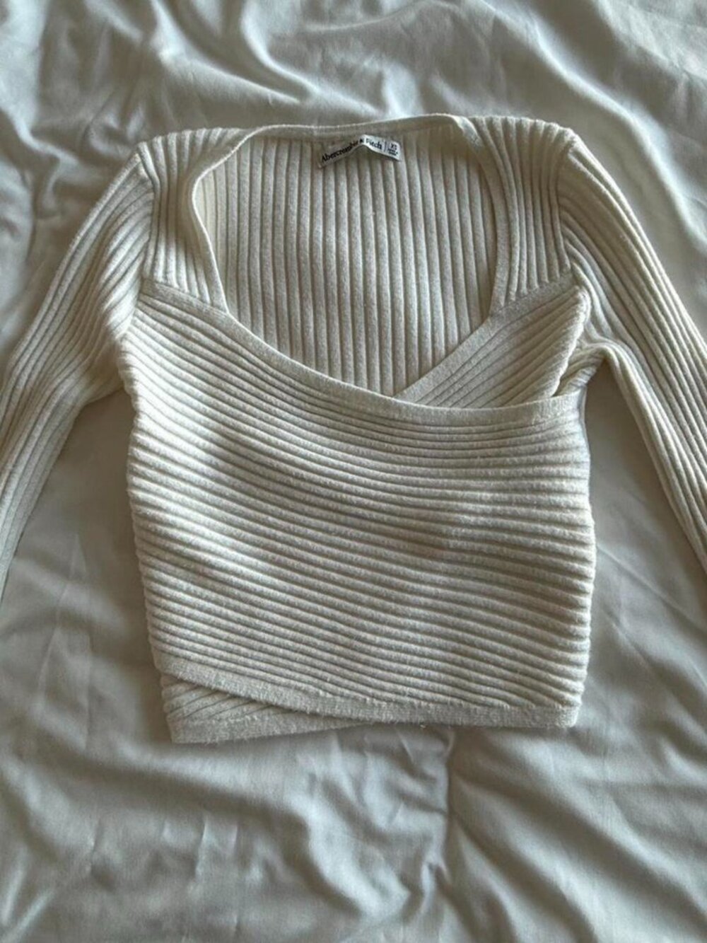 Abercrombie White ribbed sweater